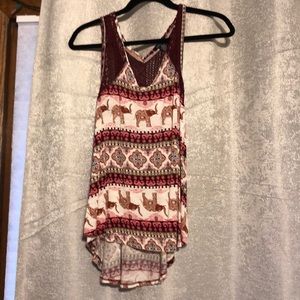 Summer tank top with lace on upper back